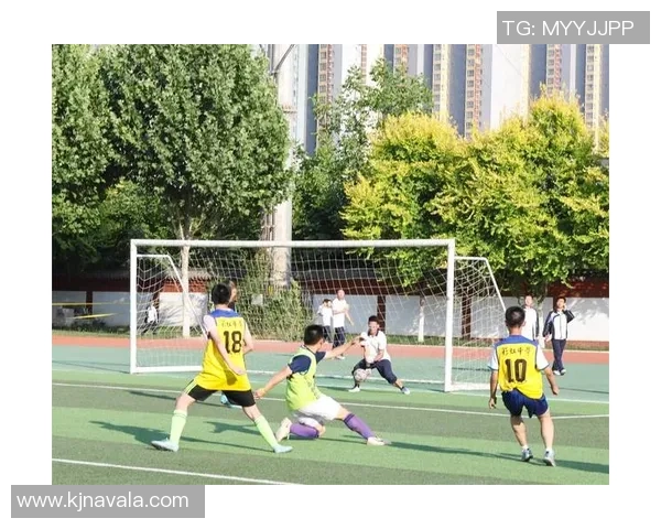 不穿鞋的足球明星如何在绿茵场上展现独特魅力与非凡技艺 不穿鞋的足球明星如何在绿茵场上展现独特魅力与非凡技艺