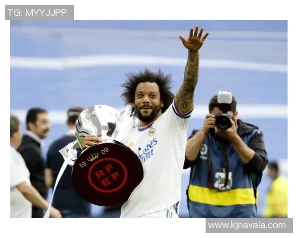 足球明星赠送豪车背后的故事与球迷的梦想之旅