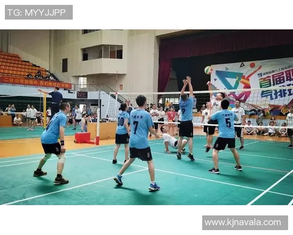 南京排球队在洲际杯中的耐力表现值得称赞展现出顽强拼搏精神与团队协作能力